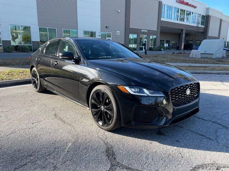 2024 Jaguar XF R-Dynamic SE