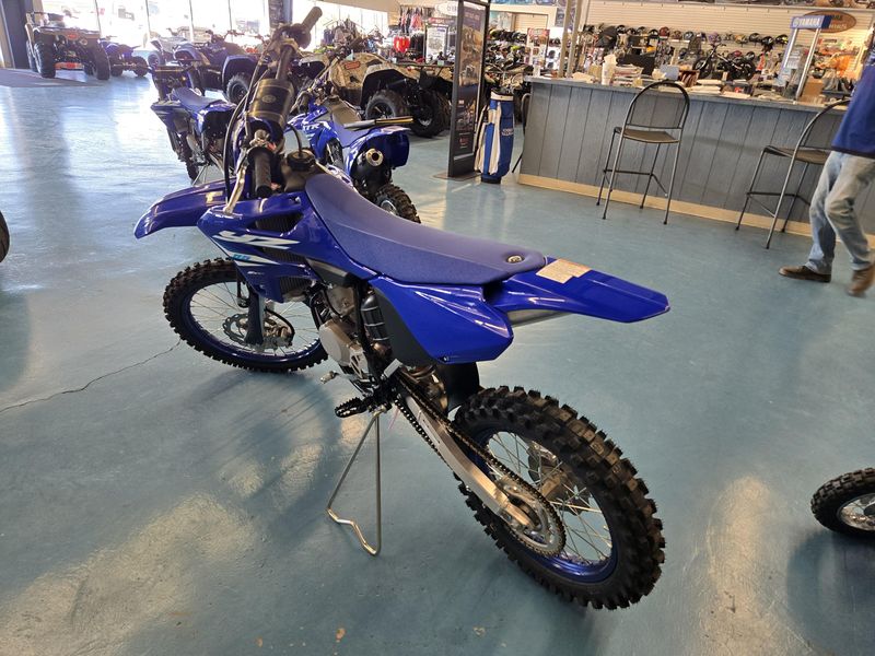 2025 Yamaha YZ85LW TEAM BLUE Image 7