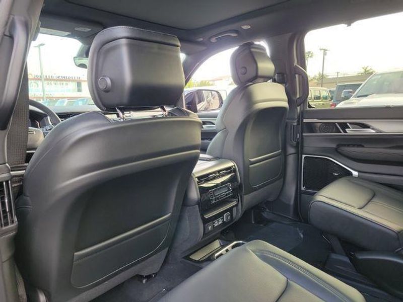 2026 Jeep Grand Wagoneer Limited Reserve 4x4