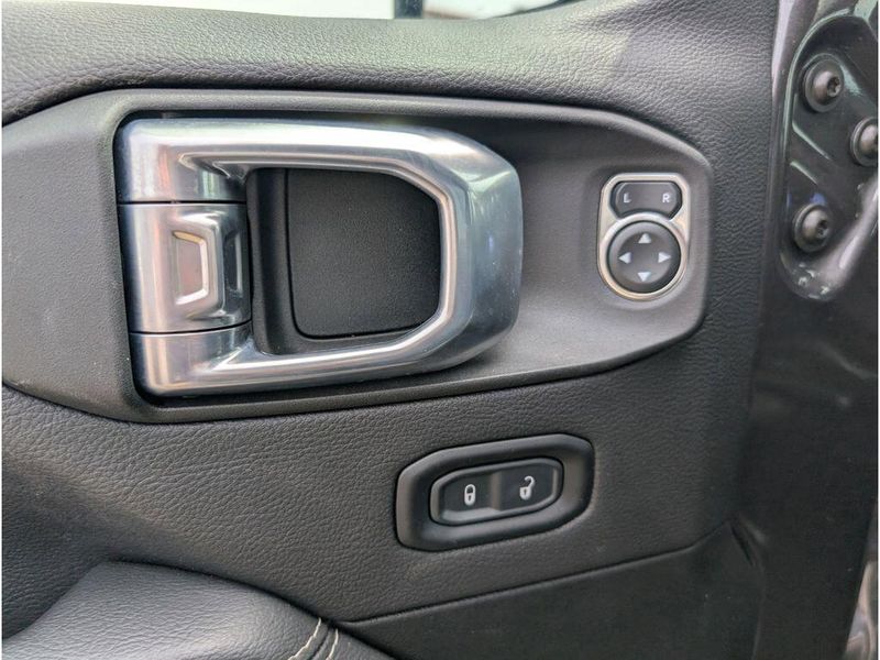 2021 Jeep Wrangler 4xE Unlimited SaharaImage 14