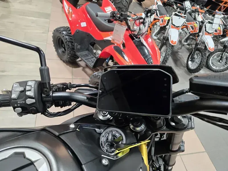 NEW 2026 KAWASAKI Z900 ABS Image 8