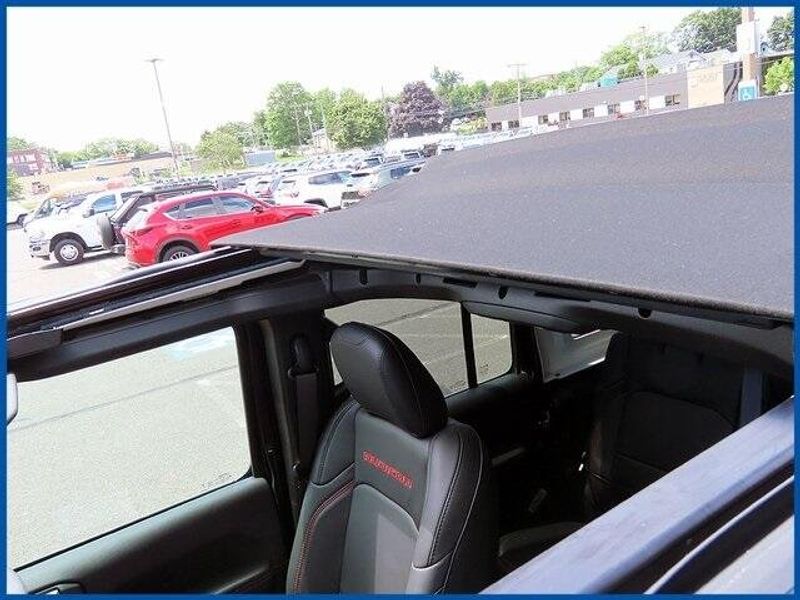 New 2025 Jeep Wrangler Rubicon XImage 15