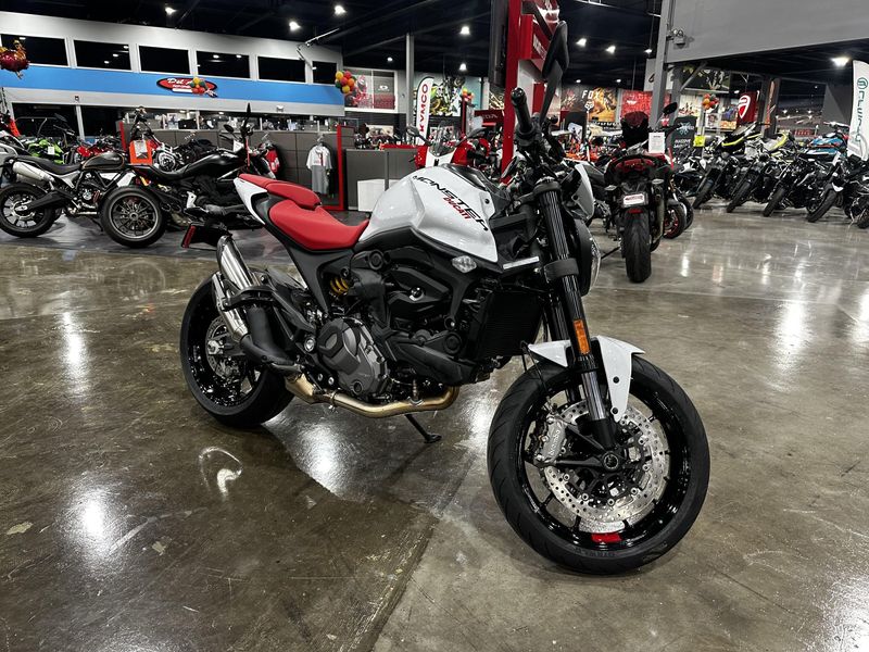 2024 Ducati MONSTER PLUS Image 6