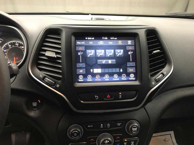 Used 2022 Jeep Cherokee Latitude LuxImage 12