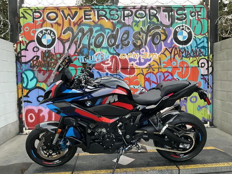 New 2026 BMW M 1000 XR Image 8