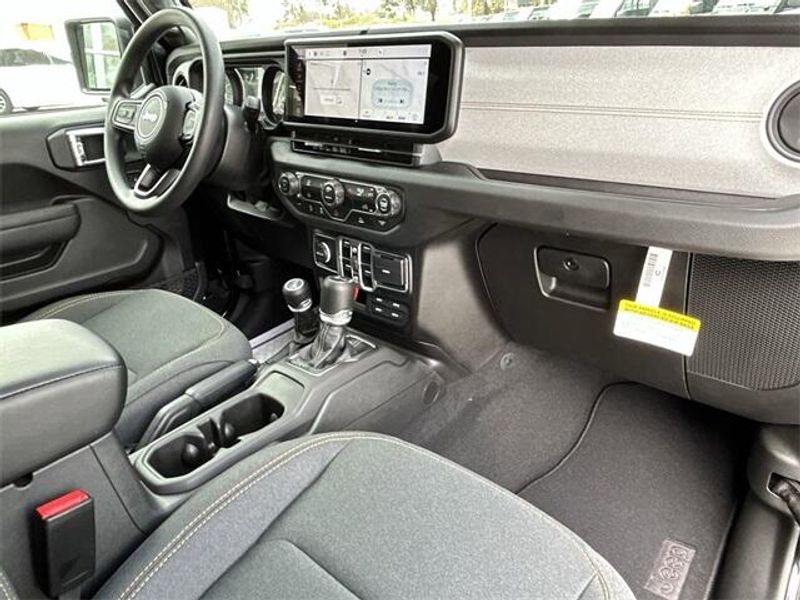 2025 Jeep Gladiator Nighthawk 4x4Image 13
