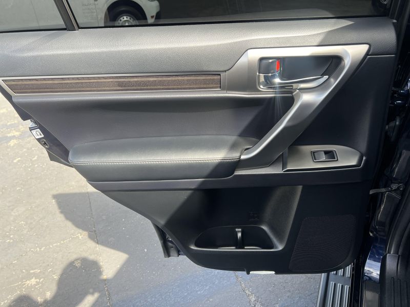 2023 Lexus GX 460 Image 18