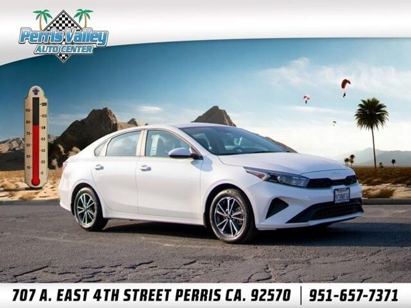 2022 Kia Forte LXSImage 1