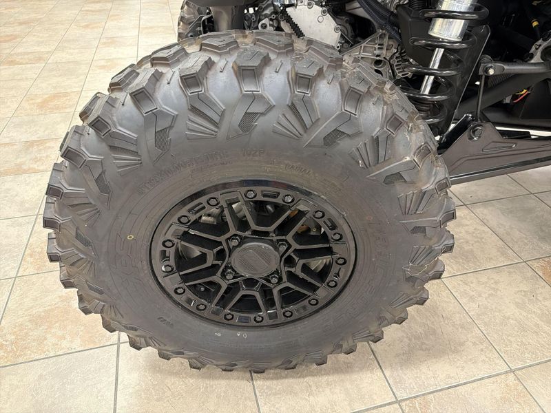 New 2025 Can-Am MAVERICK X3 MAX X RS TURBO RR SMART-SHOX Image 19