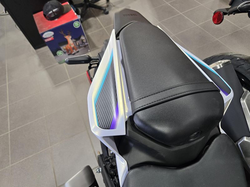 NEW 2025 YAMAHA YZFR3 ABS Image 8