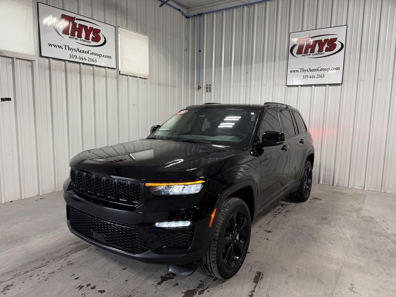 Used 2023 Jeep Grand Cherokee LimitedImage 16