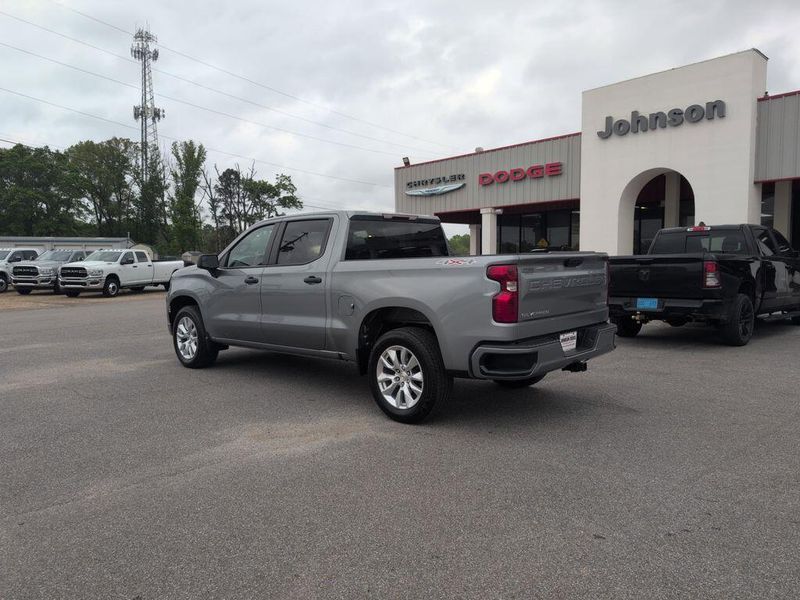 2024 Chevrolet Silverado CustomImage 5