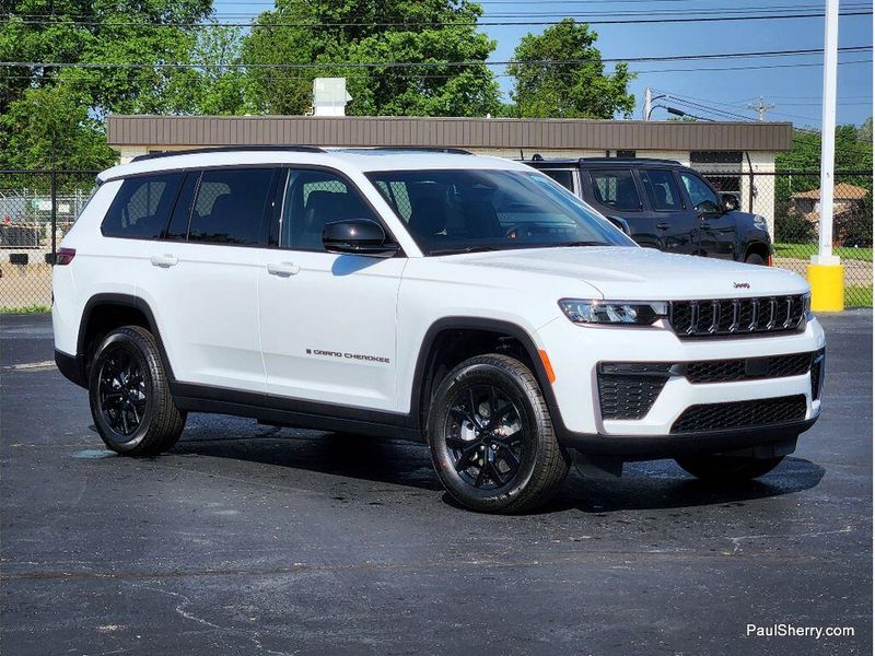 New 2026 Jeep Grand Cherokee L Laredo Altitude 4x4
