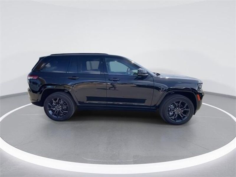 2024 Jeep Grand Cherokee Anniversary Edition 4xeImage 9