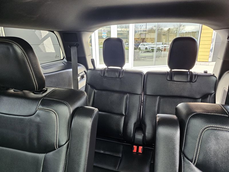 Used 2020 Ford Explorer STImage 11