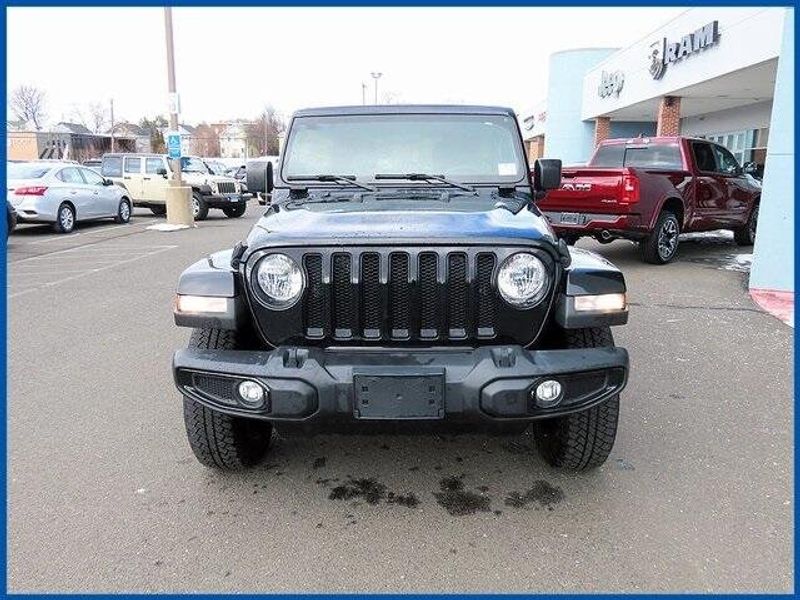 2021 Jeep Wrangler Unlimited Sahara AltitudeImage 3