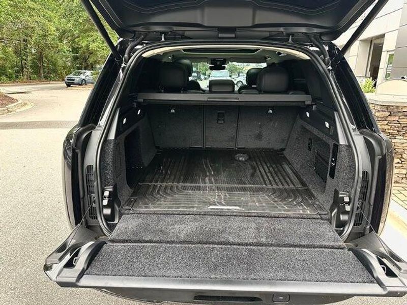 2025 Land Rover Range Rover SE