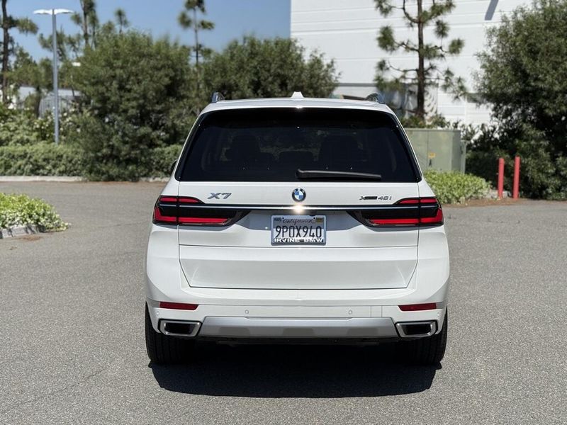 2025 BMW X7 xDrive40iImage 7