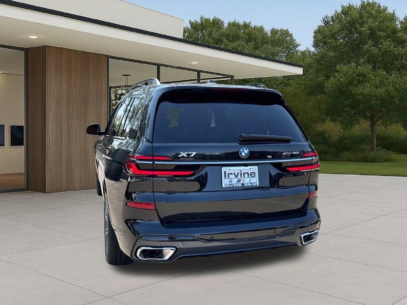 New 2027 BMW X7 xDrive40iImage 11
