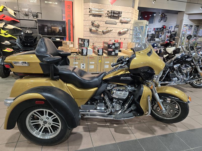 USED 2017 HARLEY TRIKE TRI GLIDE ULTRA Image 10