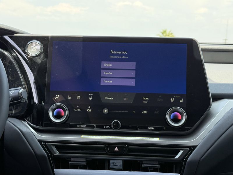 2025 Lexus TX Image 25