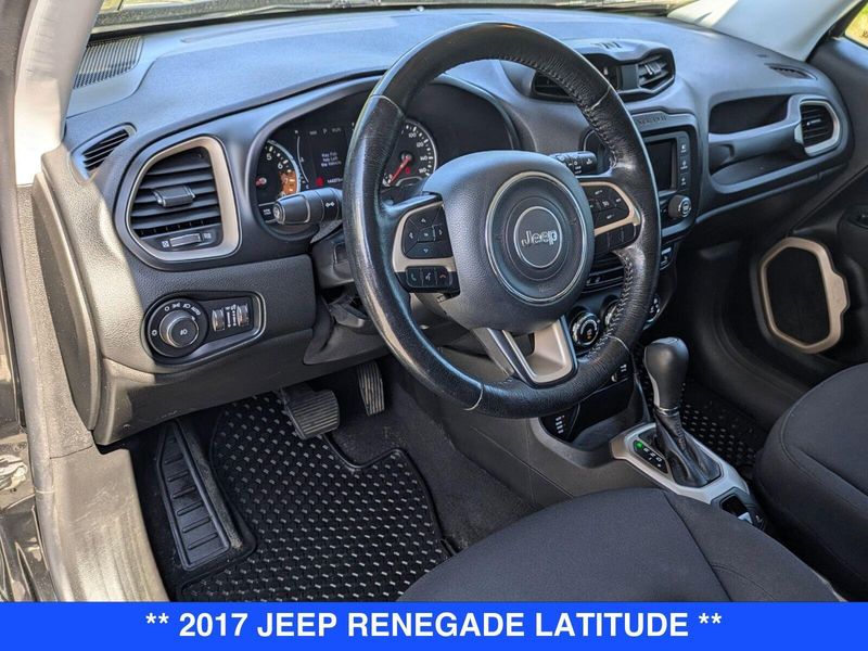 2017 Jeep Renegade Latitude North Edition photo 12