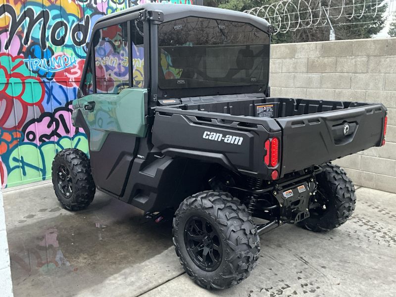 2025 Can-Am DEFENDER HD9 DPS CABImage 7