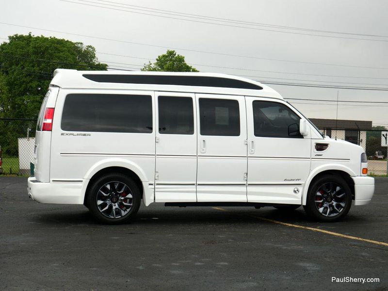 2023 GMC Savana Cargo Image 12