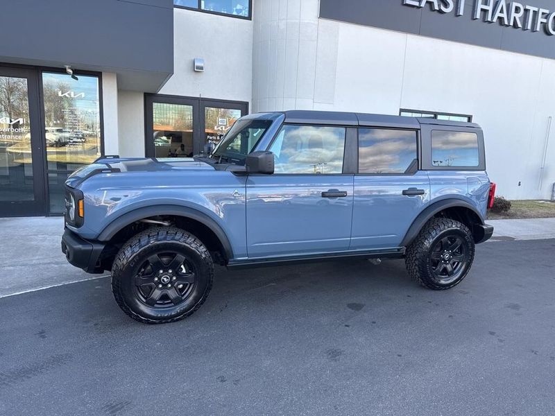 2023 Ford Bronco Black DiamondImage 1