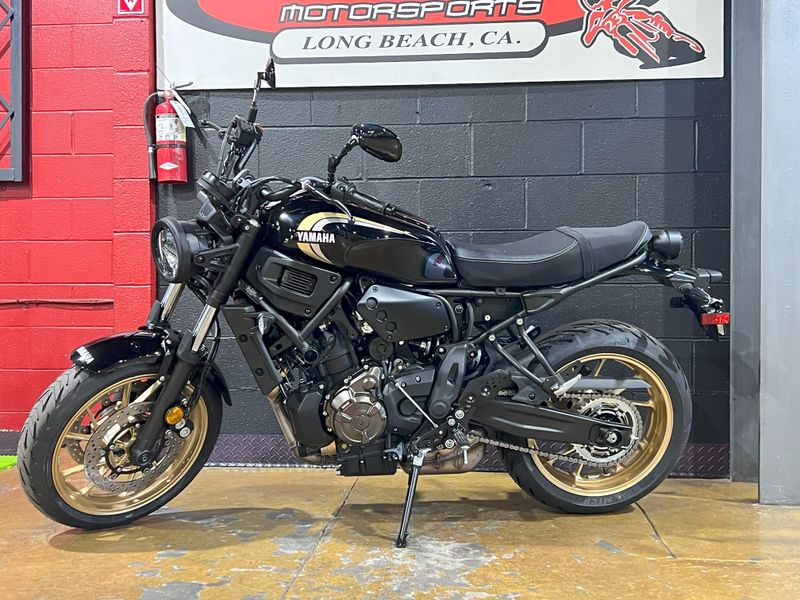2025 Yamaha XSR700 Image 1