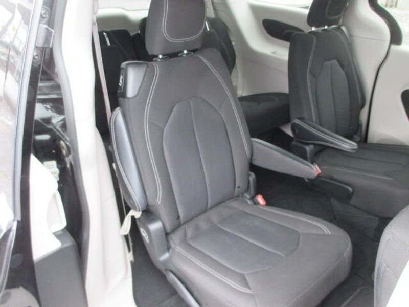 Used 2023 Chrysler Voyager LXImage 27