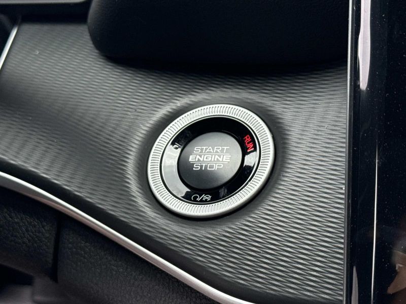 New 2026 Jeep Grand Cherokee L Laredo 4x2