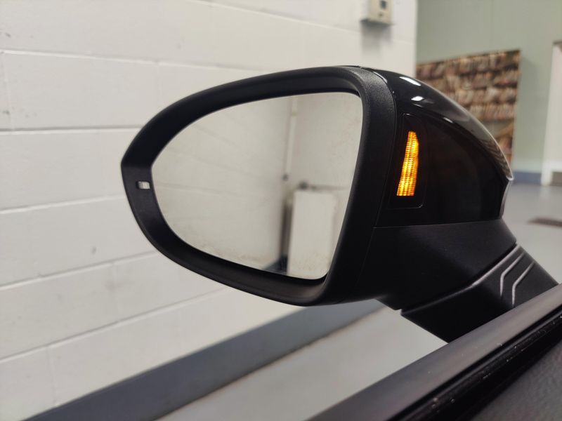 Used 2024 Volkswagen Golf GTI SE w/SunroofImage 10