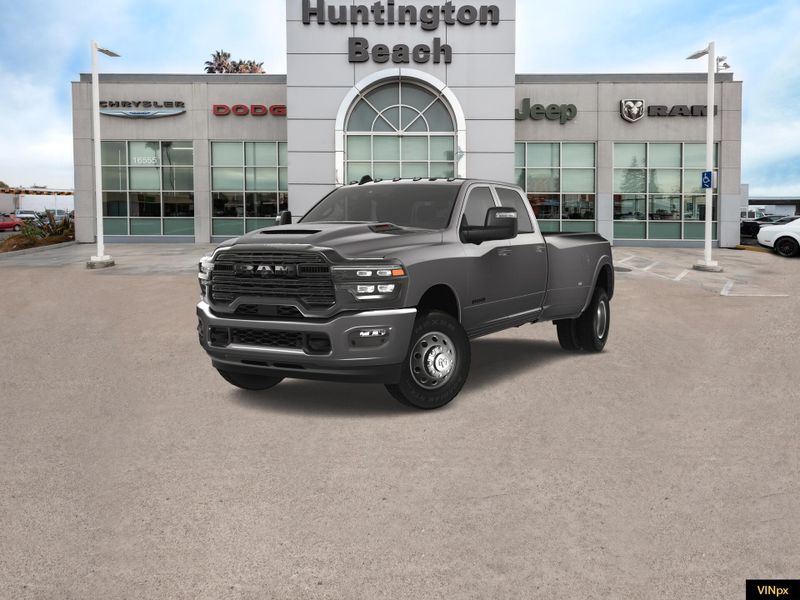 2025 RAM 3500 Laramie Crew Cab 4x4 DuallyImage 1