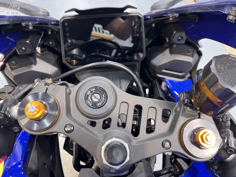 Used 2026 Yamaha YZF-R7 CA Image 17