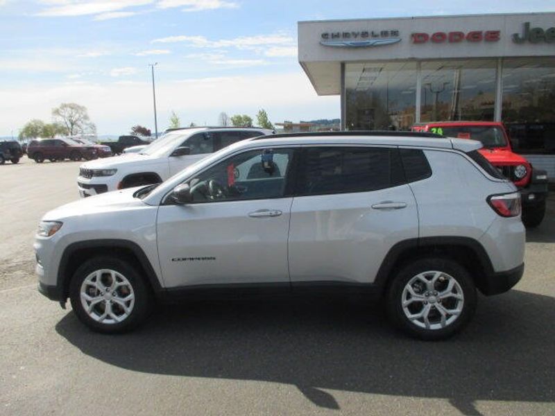 Used 2024 Jeep Compass LatitudeImage 14