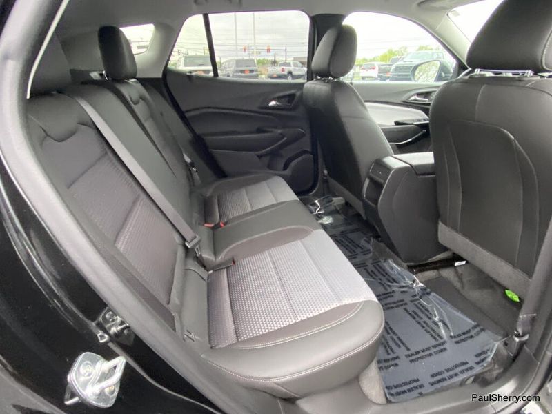 Used 2025 Chevrolet Trax LT