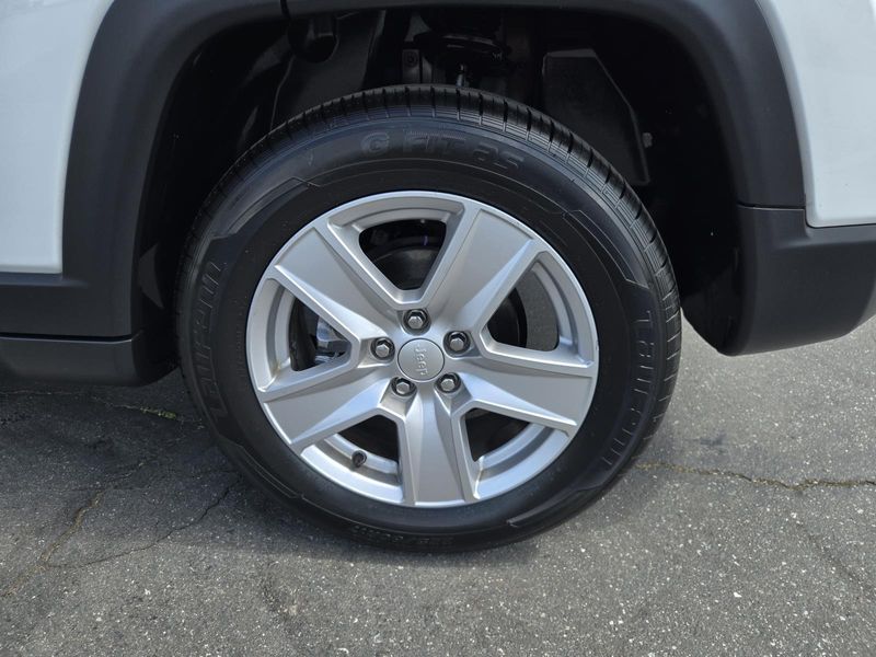 Used 2022 Jeep Compass Latitude FWD