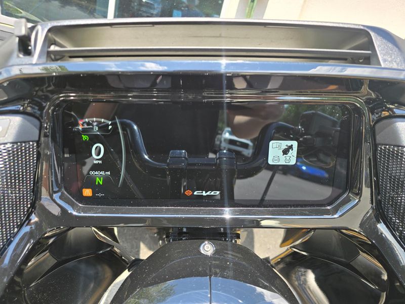 Used 2024 Harley-Davidson FLTRXSTSE Road Glide ST Image 10