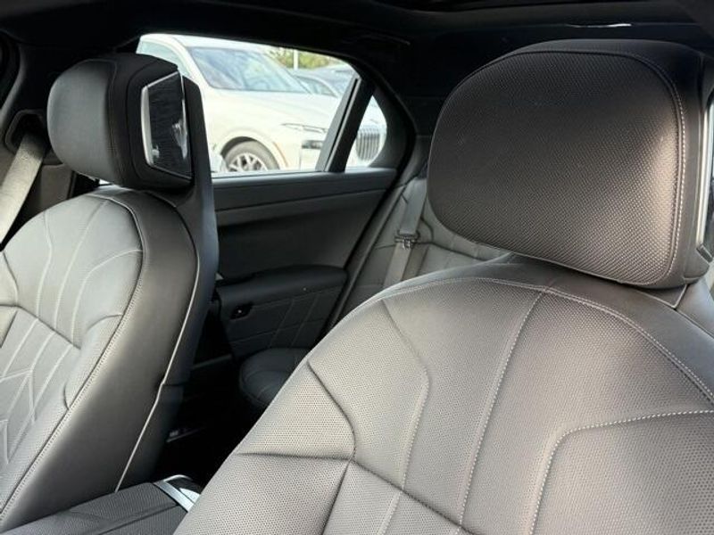 Used 2025 BMW 7 Series 760i xDriveImage 21