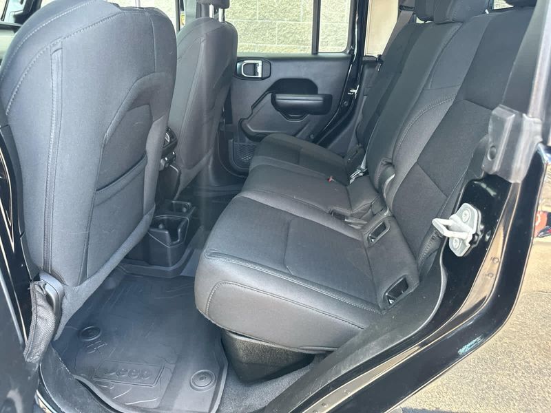 2021 Jeep Gladiator Willys photo 30