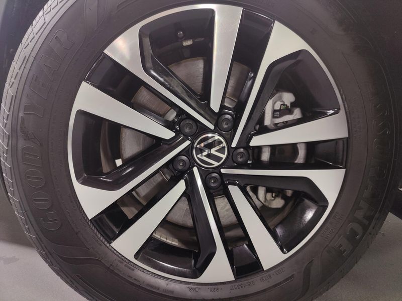 Used 2024 Volkswagen Tiguan SImage 21