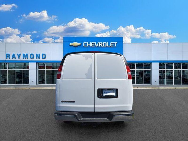 New 2025 Chevrolet Express 2500 Work VanImage 5