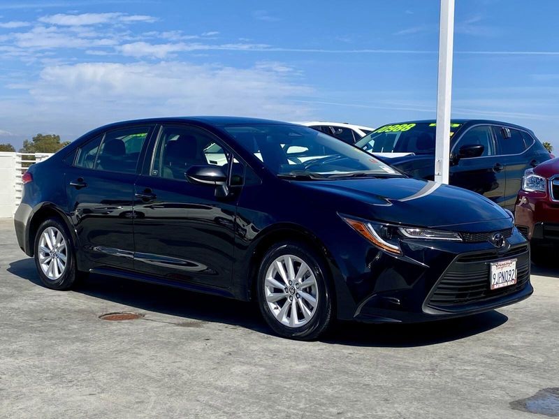 2024 Toyota Corolla LEImage 2