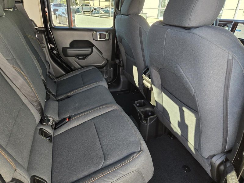 New 2026 Jeep Gladiator Sport S 4x4