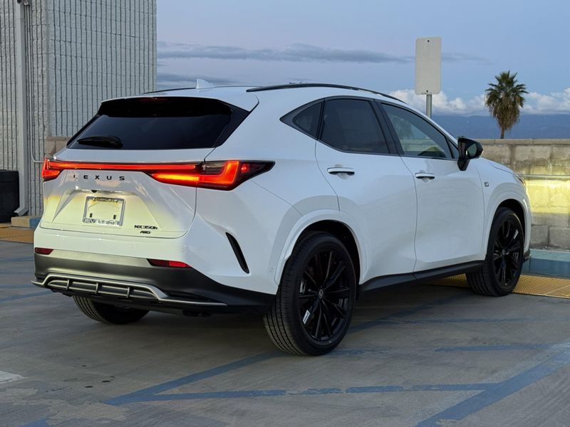 New 2026 Lexus NX 350h F SPORT HandlingImage 11