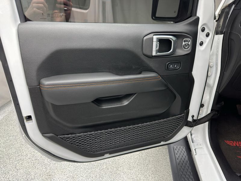 Used 2023 Jeep Gladiator MojaveImage 8