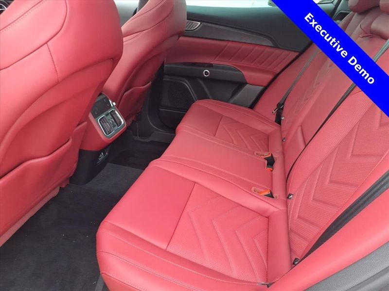 New 2025 Maserati Grecale Image 11