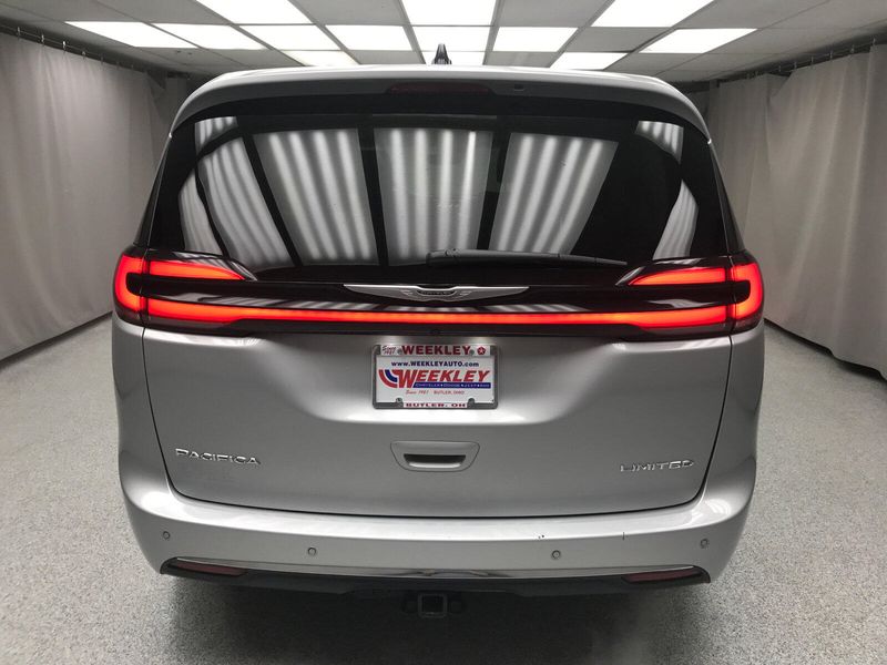 2024 Chrysler Pacifica LimitedImage 12