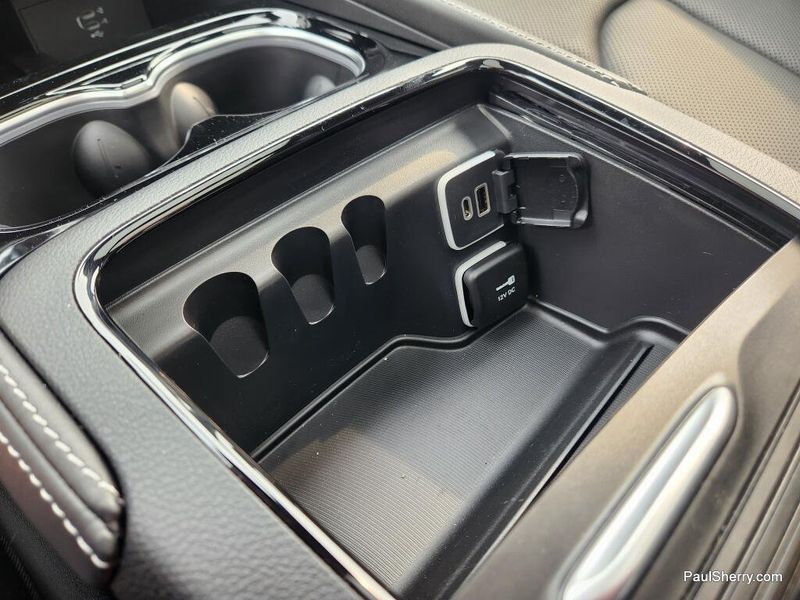 New 2027 Chrysler Pacifica Limited